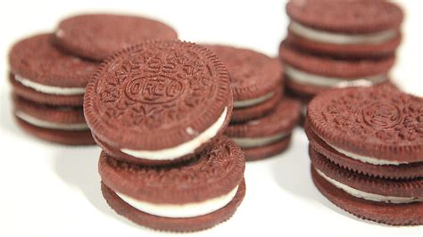 Red Velvet Oreo A Taste Test Of The Limited Edition Cookies