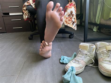 Very sweaty today [oc] : r/feetcasual