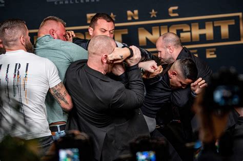 V strehu bola ochranka i Čepo Na tlačovej konferencii Fight Night