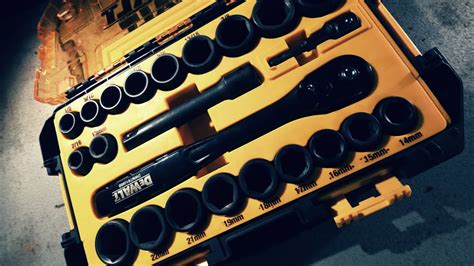 Dewalt Drive Metric Socket Set With Ratchet Piece