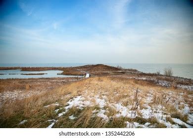 Photo View South Along Northerly Island Stock Photo 1352442206 ...