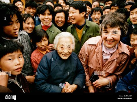 Portrait of a group of people smiling, Suzhou, China Stock Photo - Alamy