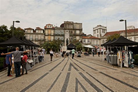 Duas Feiras Ao Ar Livre E Todo O Ano No Porto E Em Lisboa