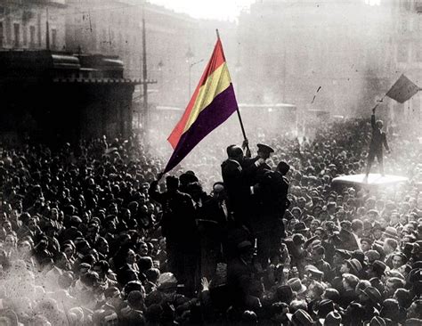 Proclamation Of The Second Spanish Republic At Madrids Puerta Del Sol