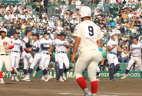 【甲子園】国学院栃木、6回からは2試合目「プレーボール」で集中力維持 魔曲もはねのけた 高校野球夏の甲子園写真ニュース 日刊スポーツ