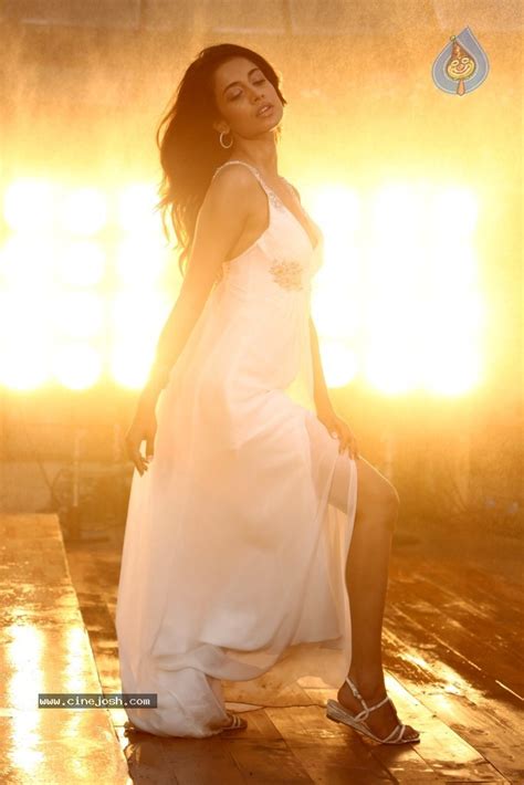 Sarah Jane Dias Hot Stills Photo 27 Of 86