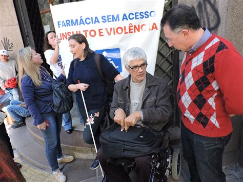 Pacientes doenças raras fazem protesto em Porto Alegre Sul 21