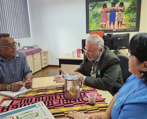 A Presidente Da Assiespe E Da Abcde Ana Gleide Leal E O Presidente Da