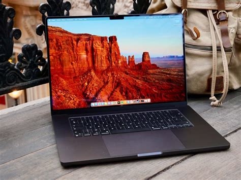 بررسی مک بوک Macbook M3 - فروشگاه اینترنتی پی سی فای