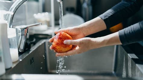 Cómo eliminar bien los pesticidas de las frutas y verduras más contaminadas