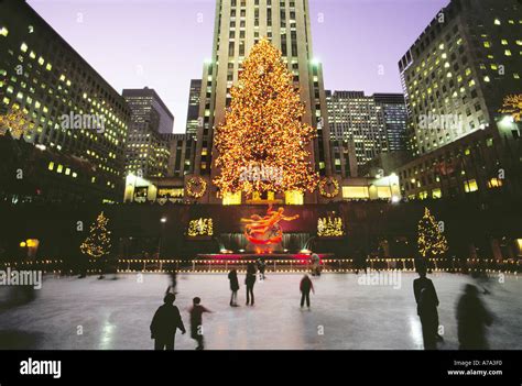 Christmas Rockefeller Center Manhattan New York Stock Photo Alamy