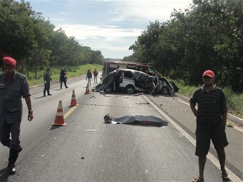 G Acidente Mata Quatro Pessoas Na Br Pr Ximo A Jequita