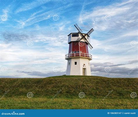 Windmolen stock afbeelding. Image of fotografie, vensters - 106383147