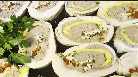 Курячий рулет з омлетною стрічкою - YouTube