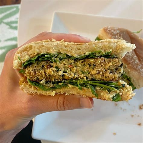 Dr Praeger S Perfect Chick N Spinach Pesto Burger Reviews Abillion