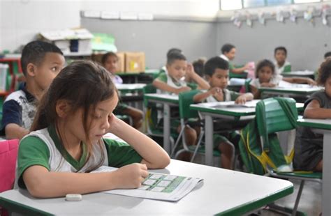 Abilio empossa novos diretores de escolas em Cuiabá FOLHAMAX