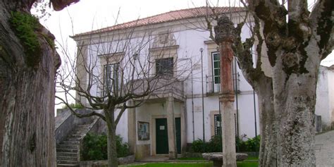 Posto De Turismo Galeria Da Vila Medieval Antigo Edifício Da Câmara