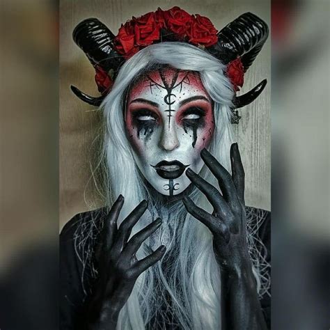 Spooky Season Is Here And There Are Many Beautiful Halloween Makeup