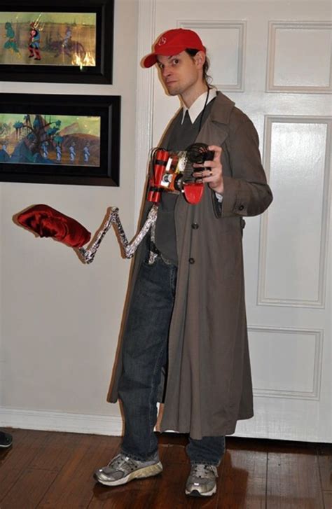 This. Is. Awesome!! Data from The Goonies costume ️ | Cómic