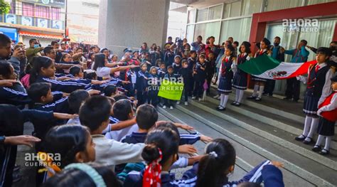 Alumnos Padres De Familia Y Maestros De Primaria Toman El Edificio De