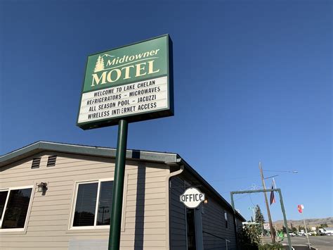 MIDTOWNER MOTEL - Updated January 2025 - 48 Photos & 24 Reviews - 721 E ...