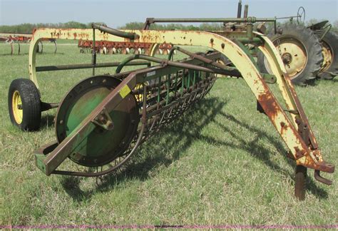 John Deere 896A hay rake in Newton, KS | Item AZ9701 sold | Purple Wave