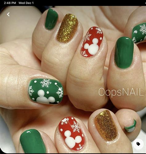 ボード「disney Christmas Nails」のピン ネイルデザイン ネイルのアイデア クリスマスネイル キラキラ