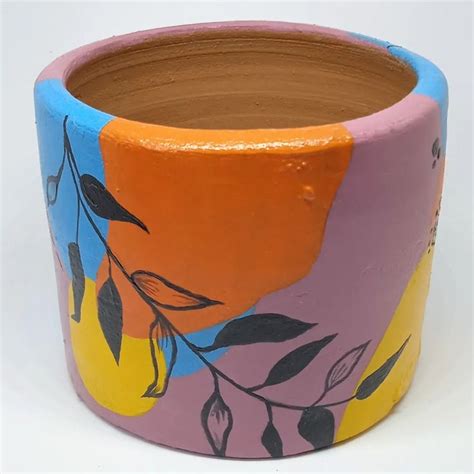 Maceta Color Rosa Naranja Amarillo Celeste Detalles Negros Planter