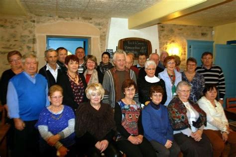 Un Repas Des Anciens Partag Et Appr Ci Propi Res