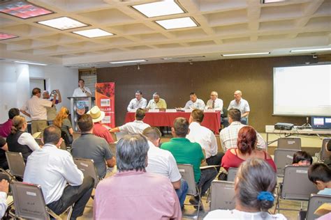 QUE HAYA SALUD UNIDAD Y BIEN EN EL FUTURO DEL MUNICIPIO ALCALDE