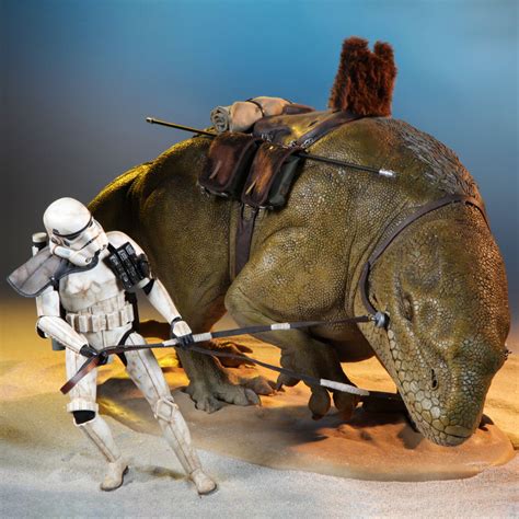 Star Wars Episode Iv A New Hope Dewback Und Sandtrooper Corporal