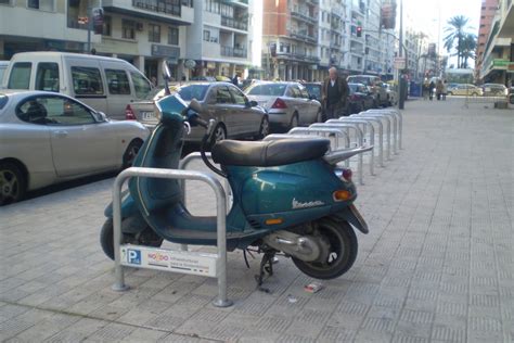 Cu Ndo Puedo Aparcar Una Moto En La Acera En Espa A Y Que No Me Multen