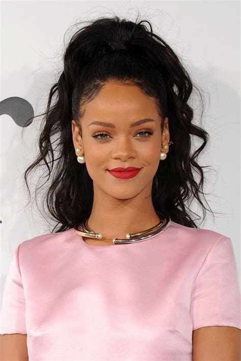 Rihanna Posts No Makeup Selfies and Looks Flawless, Plus Other Celebs ...