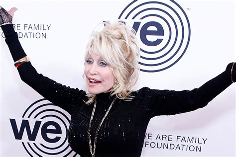 Dolly Parton Clears Up Rumors That Her Breasts Are Insured For Millions