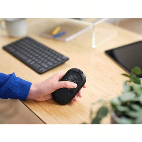 Trust Lyra Bluetooth Keyboard And Mouse Set Qwerty Uk Layout