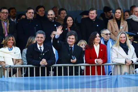 Cierra El Desfile Militar Por El D A De La Independencia En Argentina