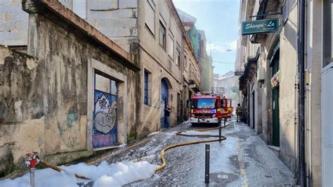 Un Incendio Calcina Por Completo Una Vivienda Deshabitada En Una