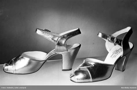 Wartime Shoe Styles From 1940 To 1945 Silver Evening Shoes Historical Shoes Evening Shoes