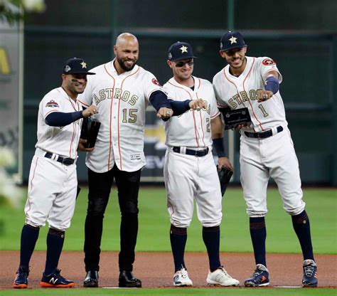 Astros World Series rings have 214 diamonds, 25 sapphires