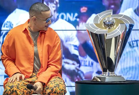 Daddy Yankee Es Ahora El Embajador Del Cl Sico Mundial De B Isbol Vos Tv