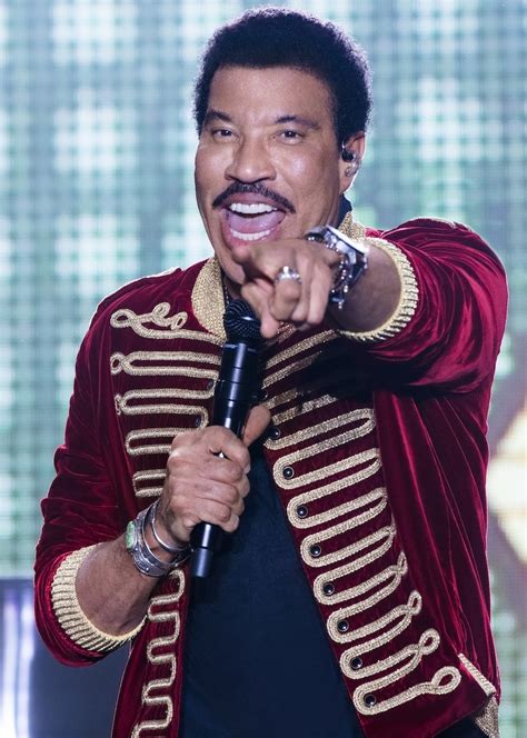 Lionel Richie Announces 2023 'Sing A Song All Night Long Tour' With ...