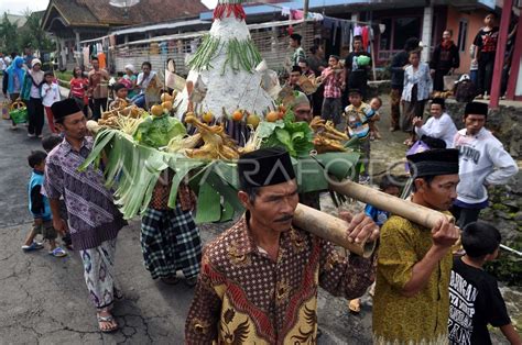 Tradisi Merti Dusun Mantran Antara Foto