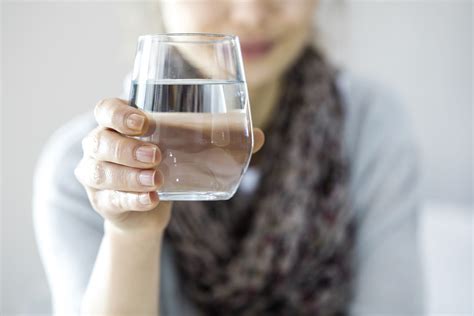 Signs You're Not Drinking Enough Water - Forkly