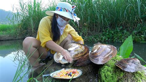 The Girl Opens Up The Mutated Giant Clam And Welcomes A Wonderful World