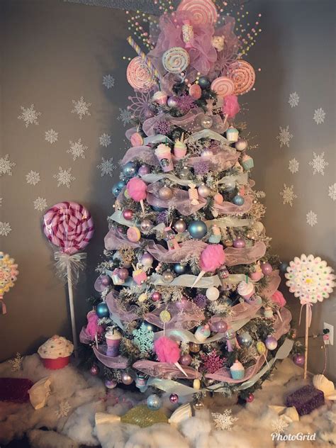 20+ Candy Decorated Christmas Tree - DECOOMO