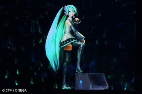 Report Hatsune Miku Excites Fans With Metal Performance