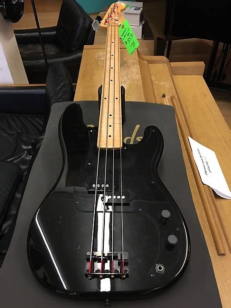 Fender Roger Waters Precision Bass Reverb