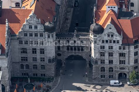 Leipzig Von Oben Geb Ude Der Stadtverwaltung Rathaus In Leipzig Im