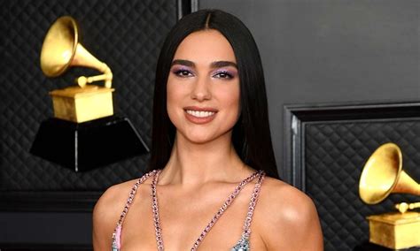 Dua Lipa Comparte Fotos De Su Infancia Como Modelo Menudo Cambio