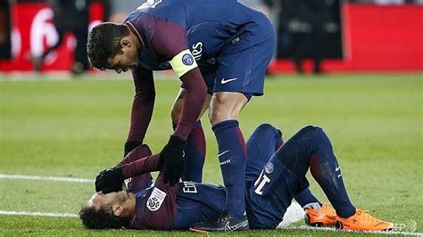 Neymar injury mars PSG victory over Marseille